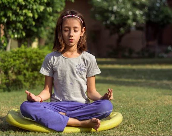 7 Life-Boosting Benefits Of Meditation And Yoga